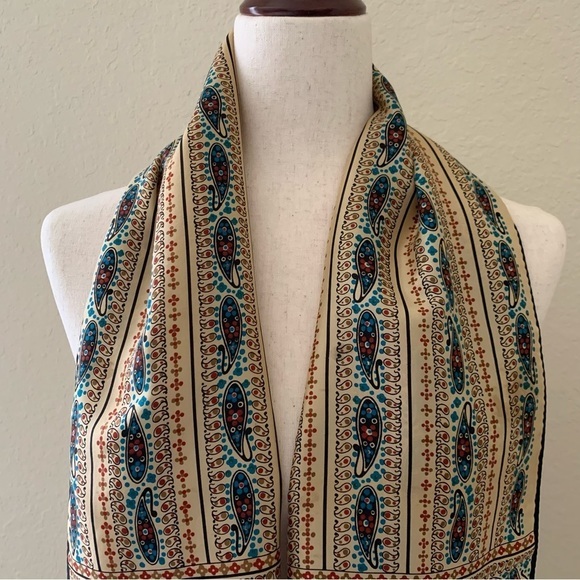 Echo Paisley Muted Palette Rectangular Scarf 
Excellent Condition - Picture 2 of 7